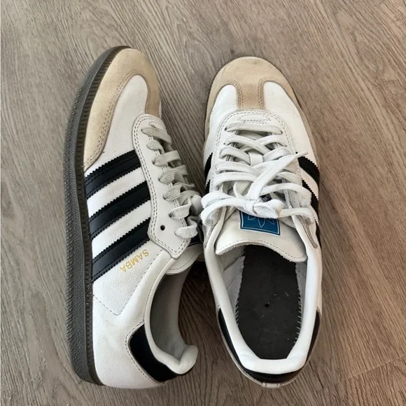 White Sambas Adidas - Picture 3 of 5
